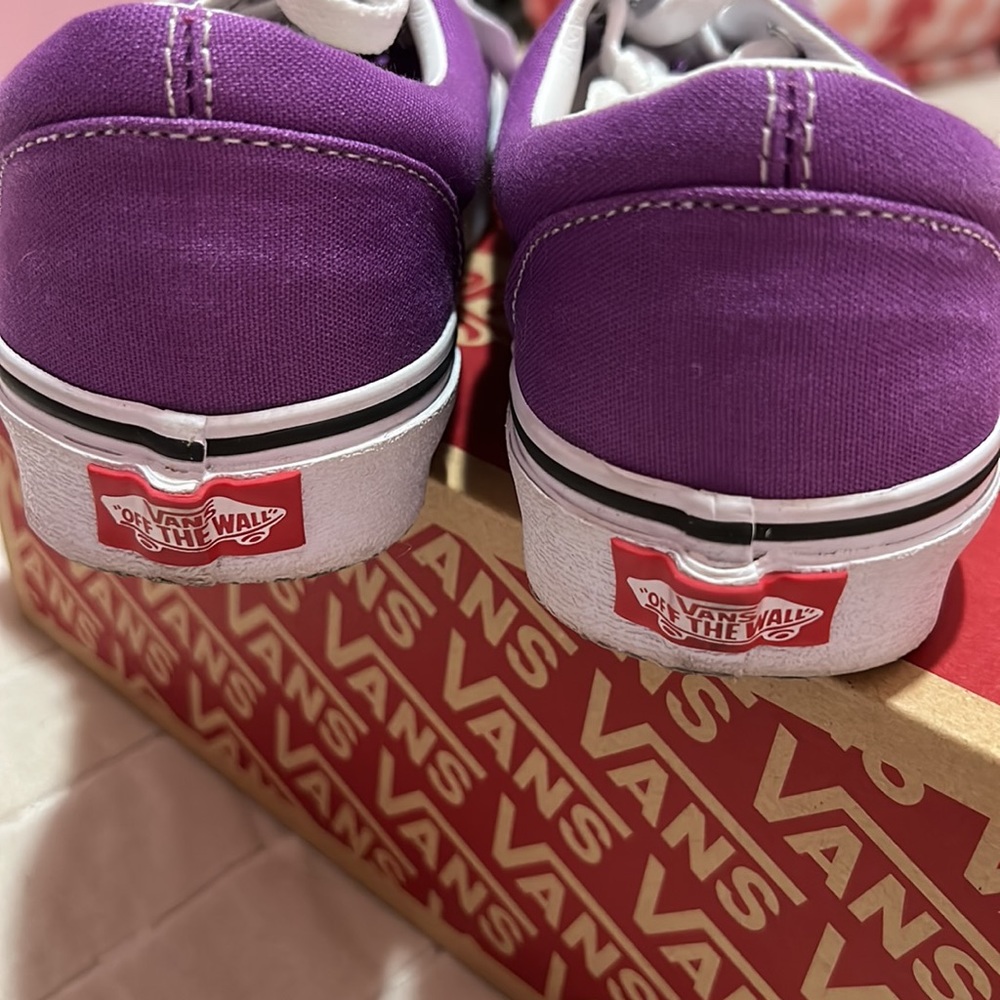 Vans - Picture 5 of 6